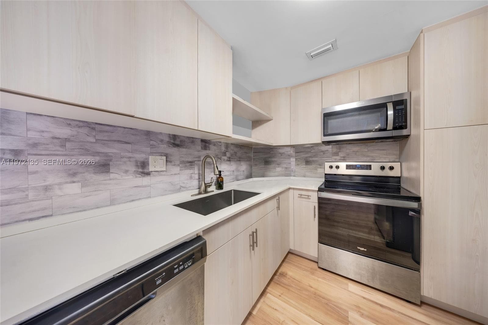 ARLEN HOUSE CONDO · #1614 in Sunny Isles Beach - Photo 8