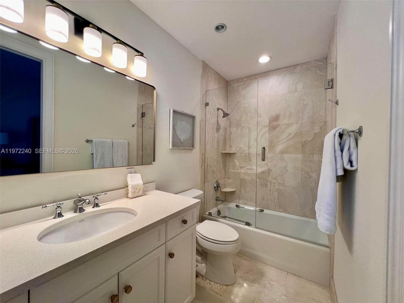 20 Avacado St photo 32