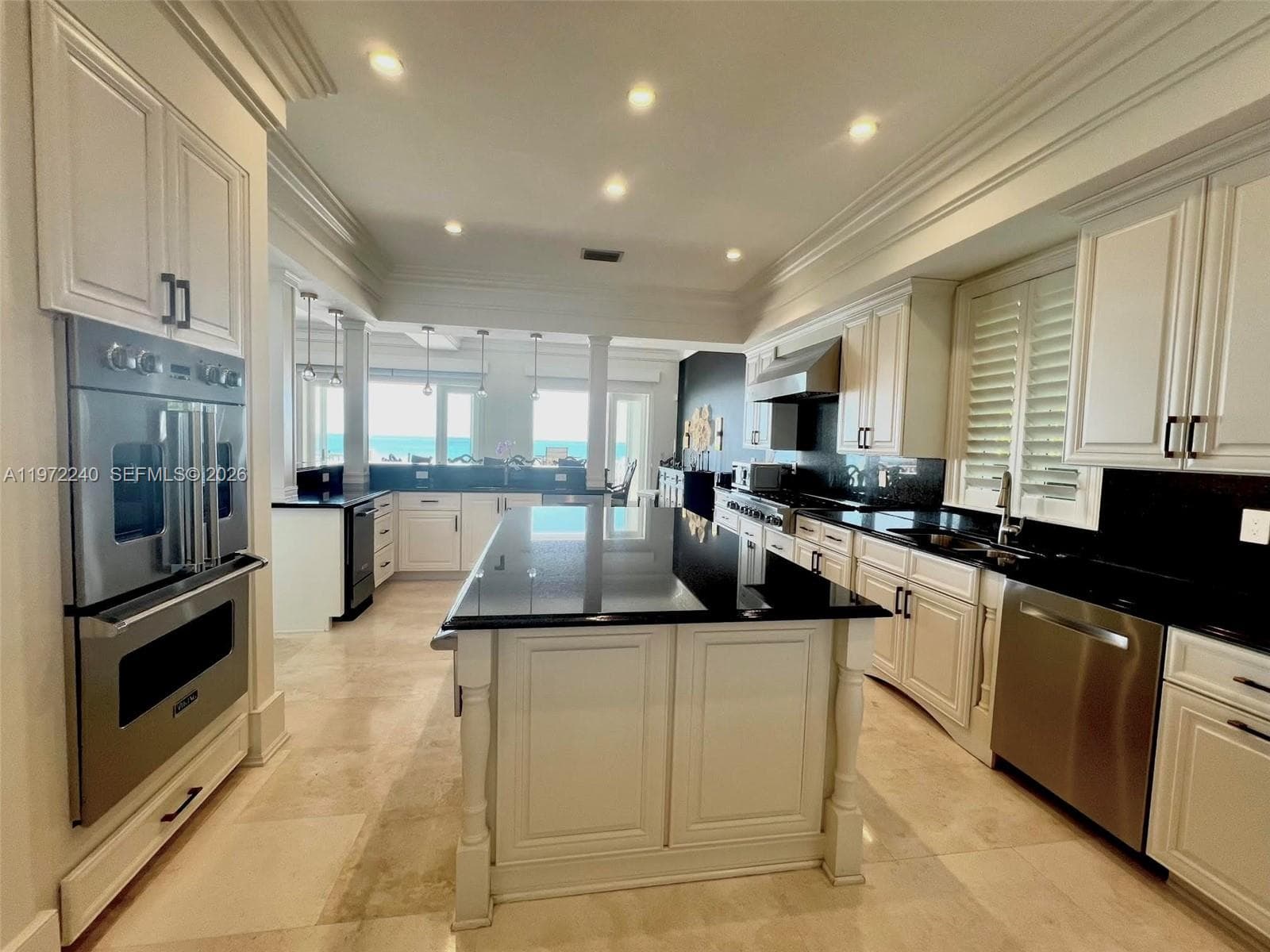 20 Avacado St photo 18