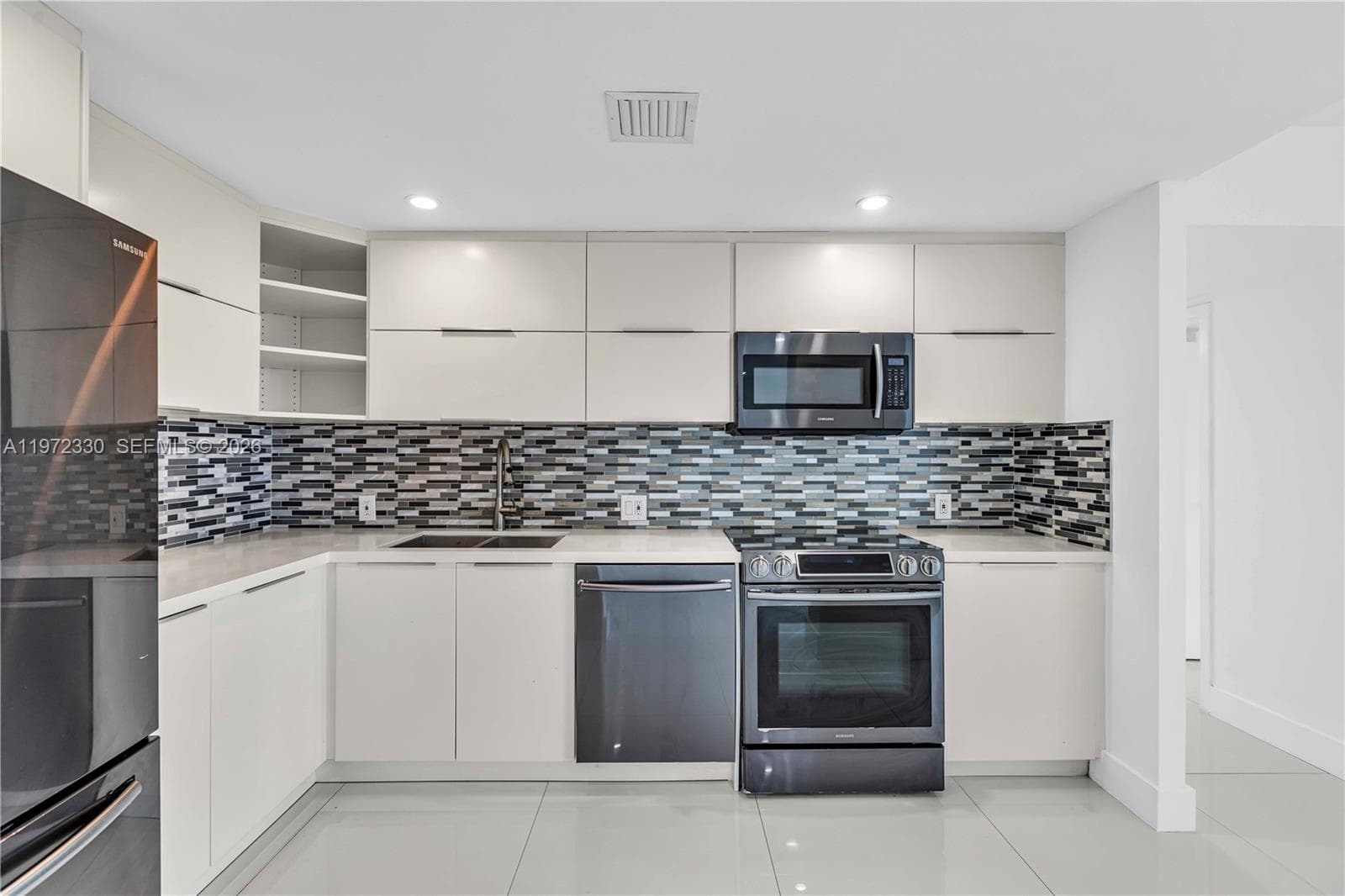 Arlen House East Condo · #508 in Sunny Isles Beach - Photo 8