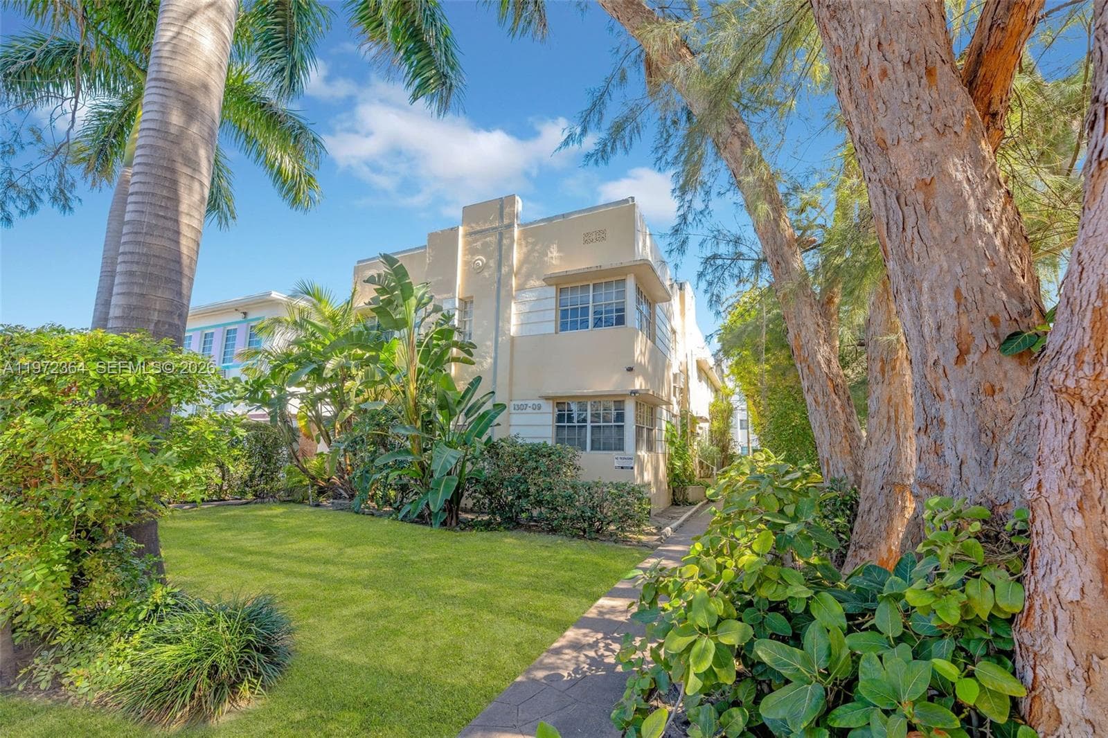 ST REMY CONDO · #6 in Miami Beach - Photo 1