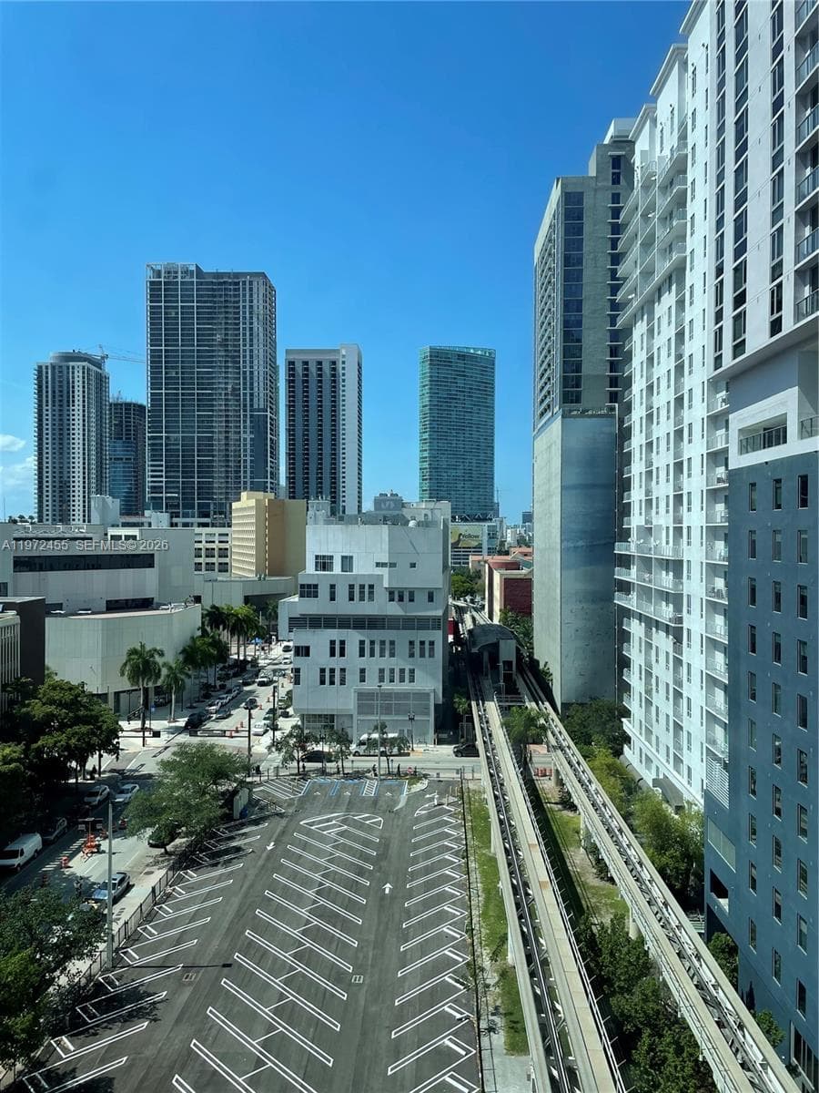 Loft Downtown II · #1007 in Miami - Photo 20