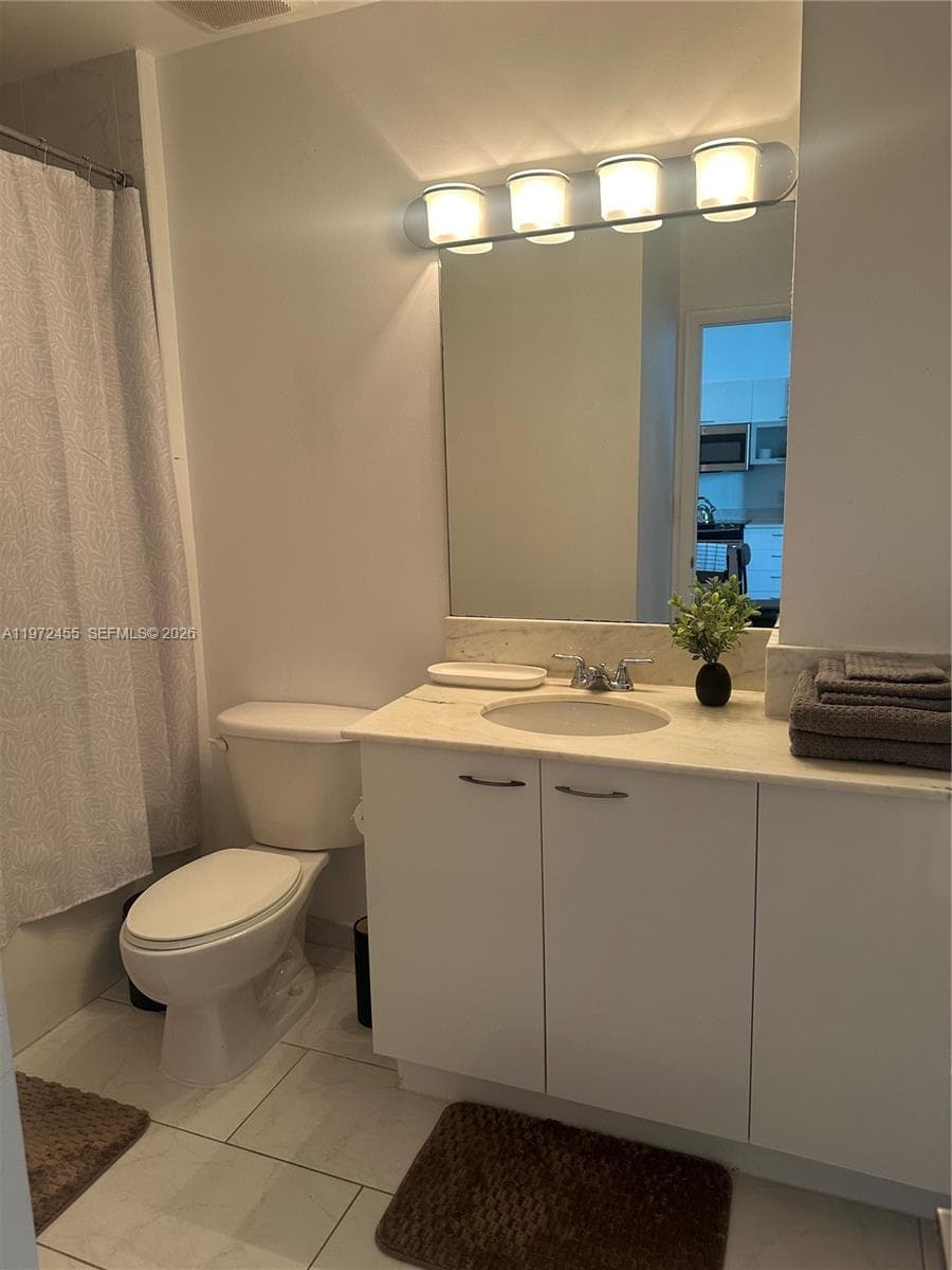 Loft Downtown II · #1007 in Miami - Photo 18