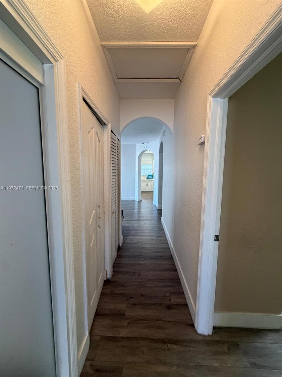 718 SE 12th Ter #. photo 11