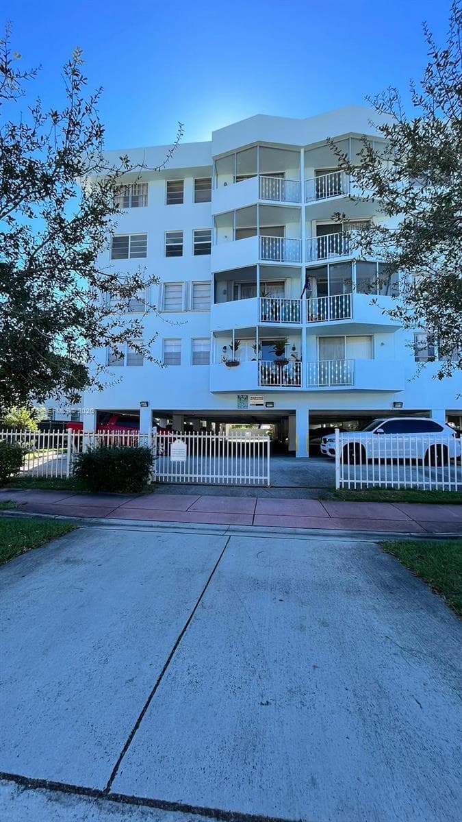 LISETTE CONDO · #407 in Miami Beach - Photo 12