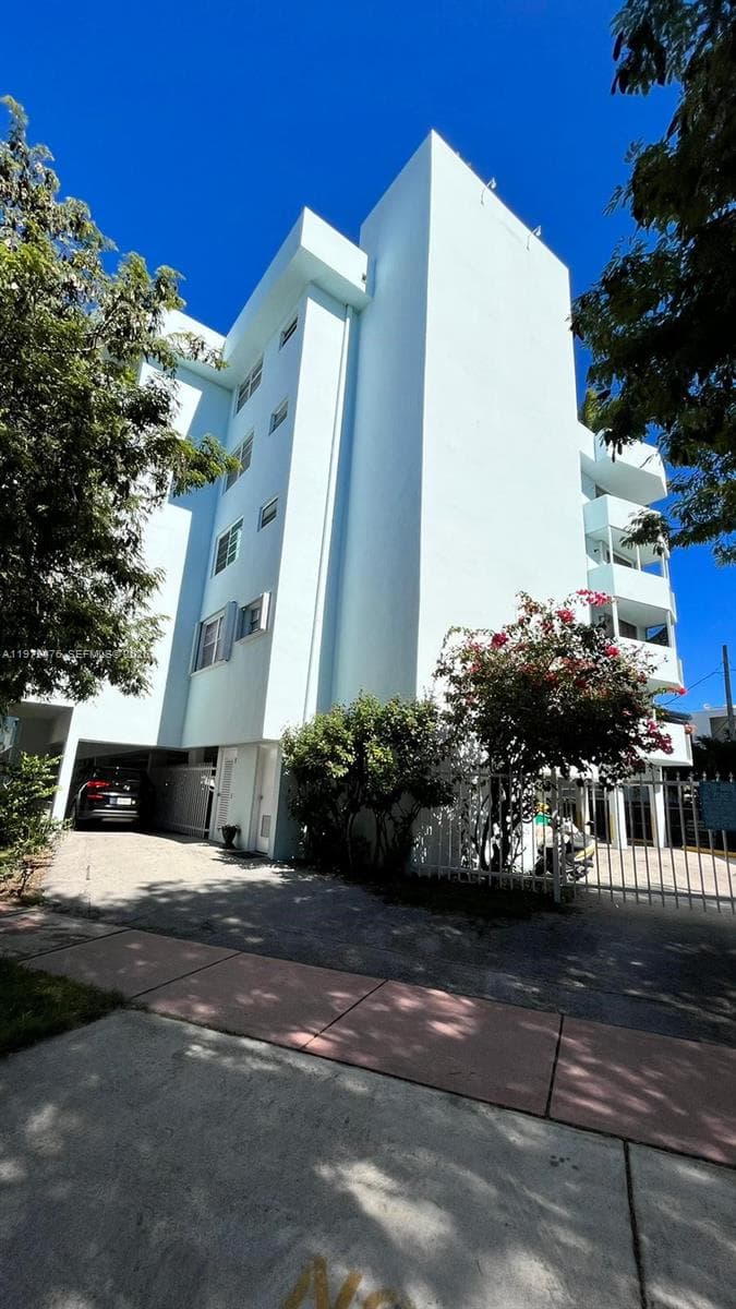LISETTE CONDO · #407 in Miami Beach - Photo 9