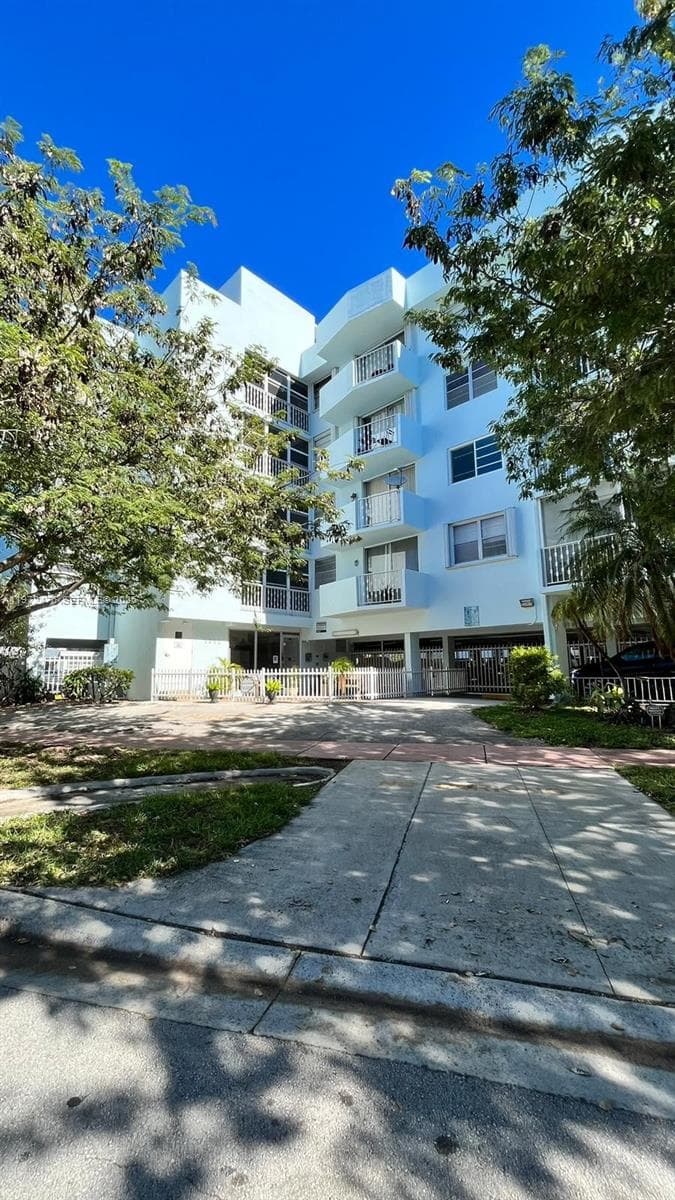 LISETTE CONDO · #407 in Miami Beach - Photo 8