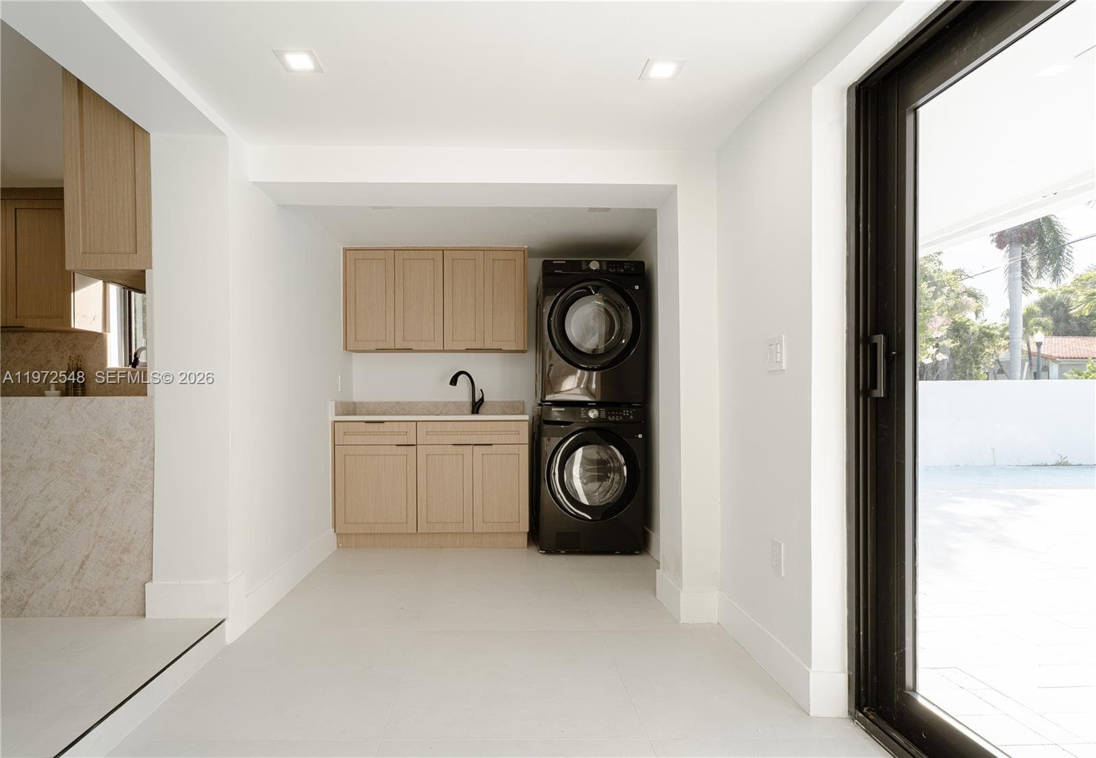 1221 Biarritz Dr photo 26