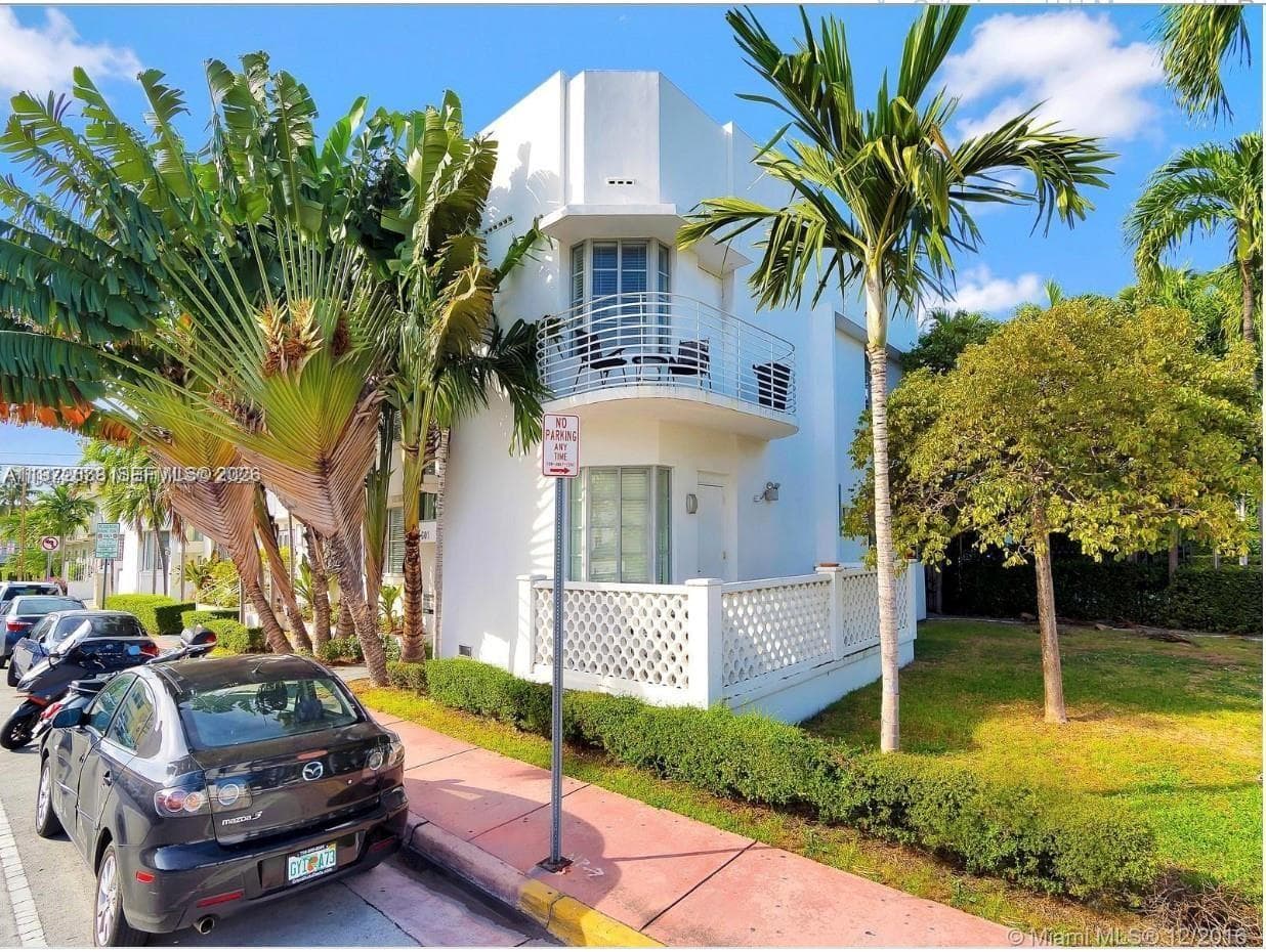 ELEVEN CONDO · #207 in Miami Beach - Photo 1