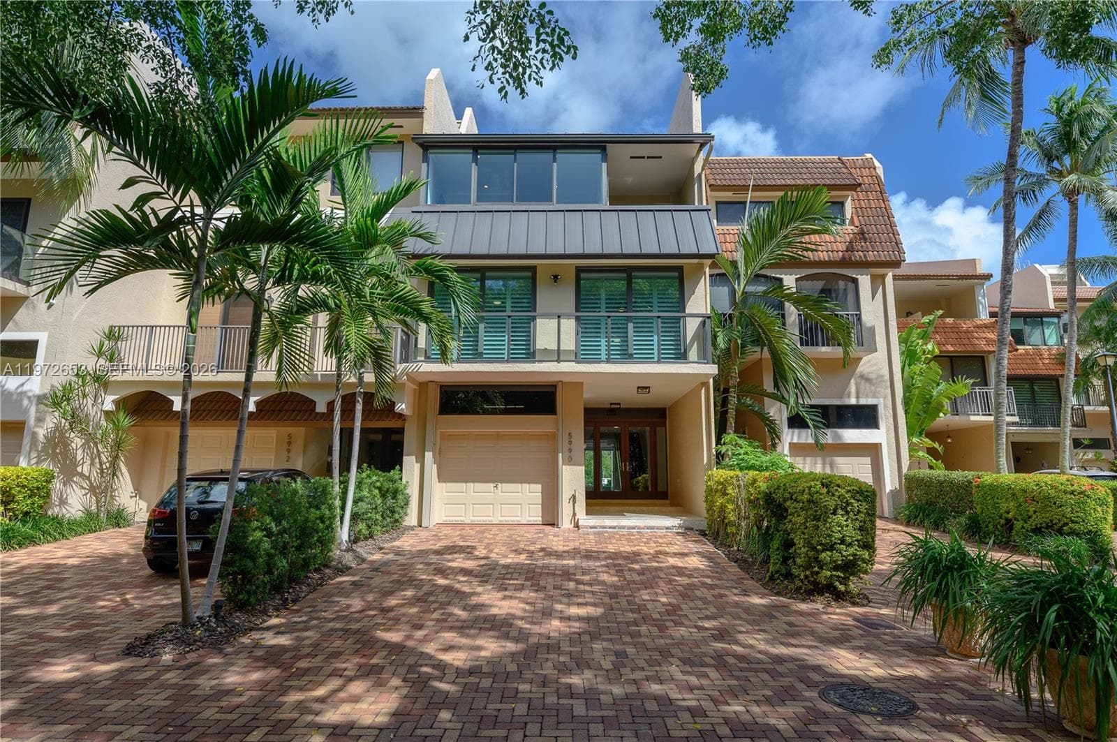 5990 Paradise Point Dr photo 1