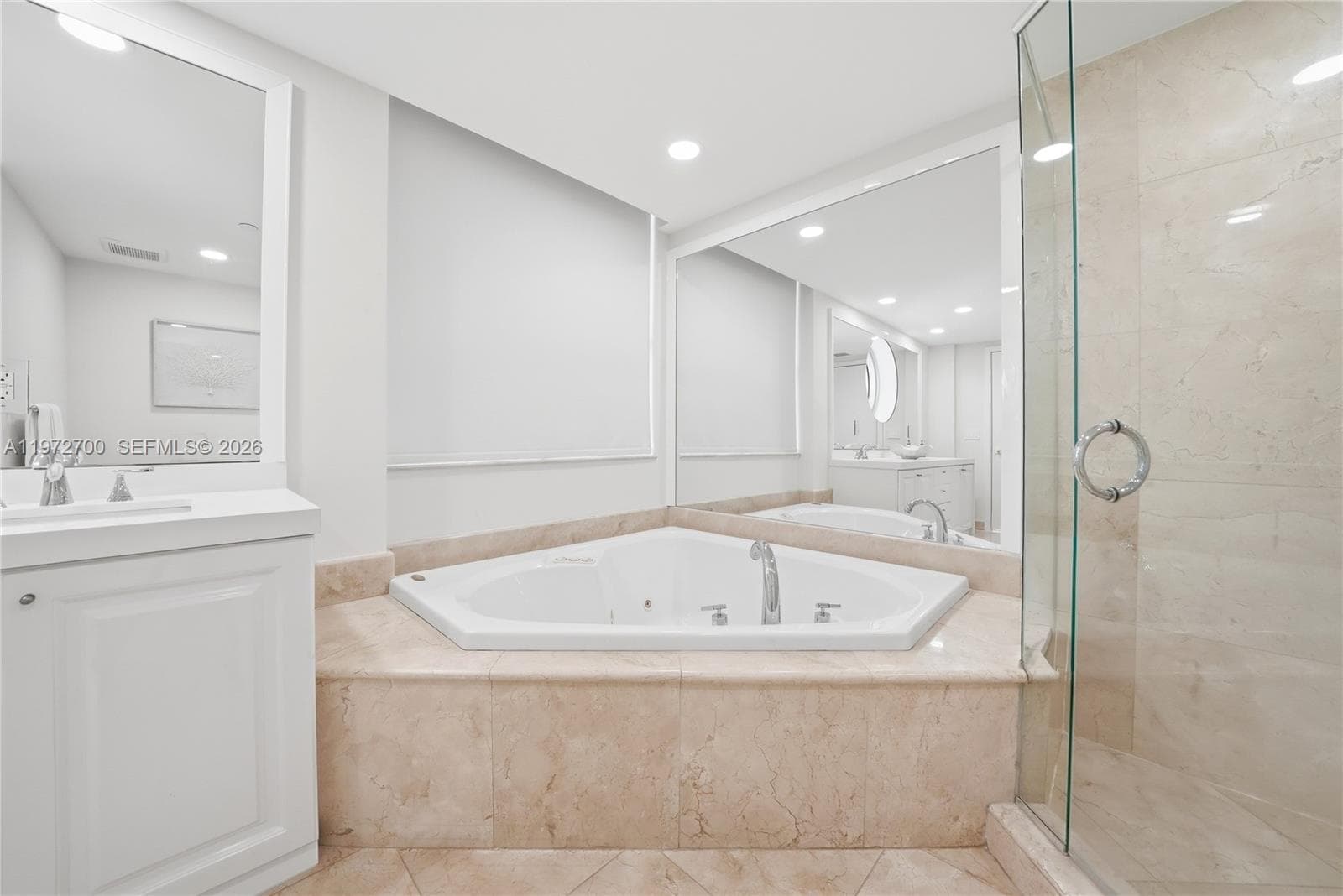 VILLA DI MARE CONDO · #700 in Miami Beach - Photo 23