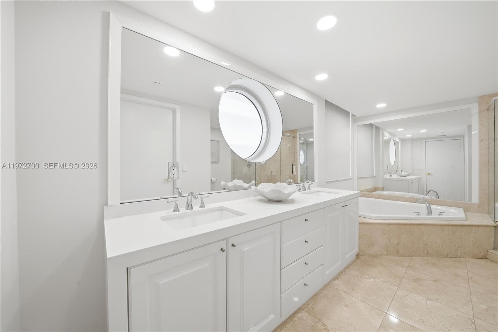 VILLA DI MARE CONDO · #700 in Miami Beach - Photo 22