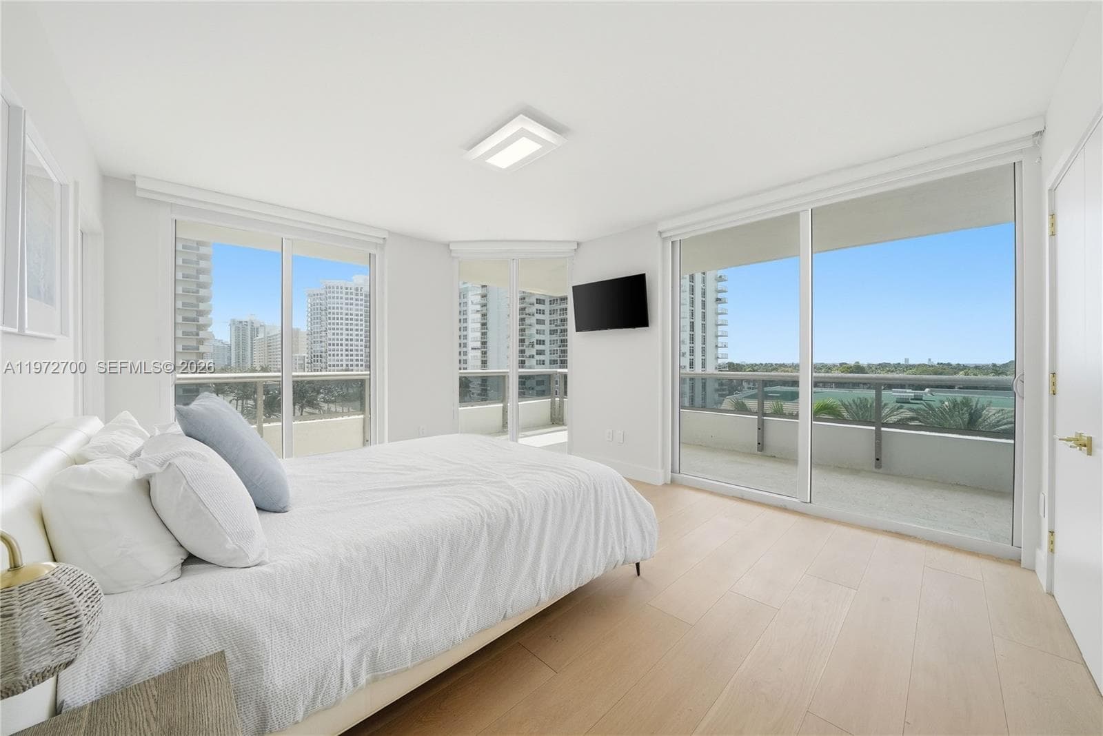 VILLA DI MARE CONDO · #700 in Miami Beach - Photo 18
