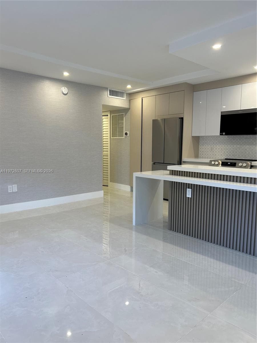 KEYSTONE GARDENS CONDO · #201 in North Miami - Photo 2