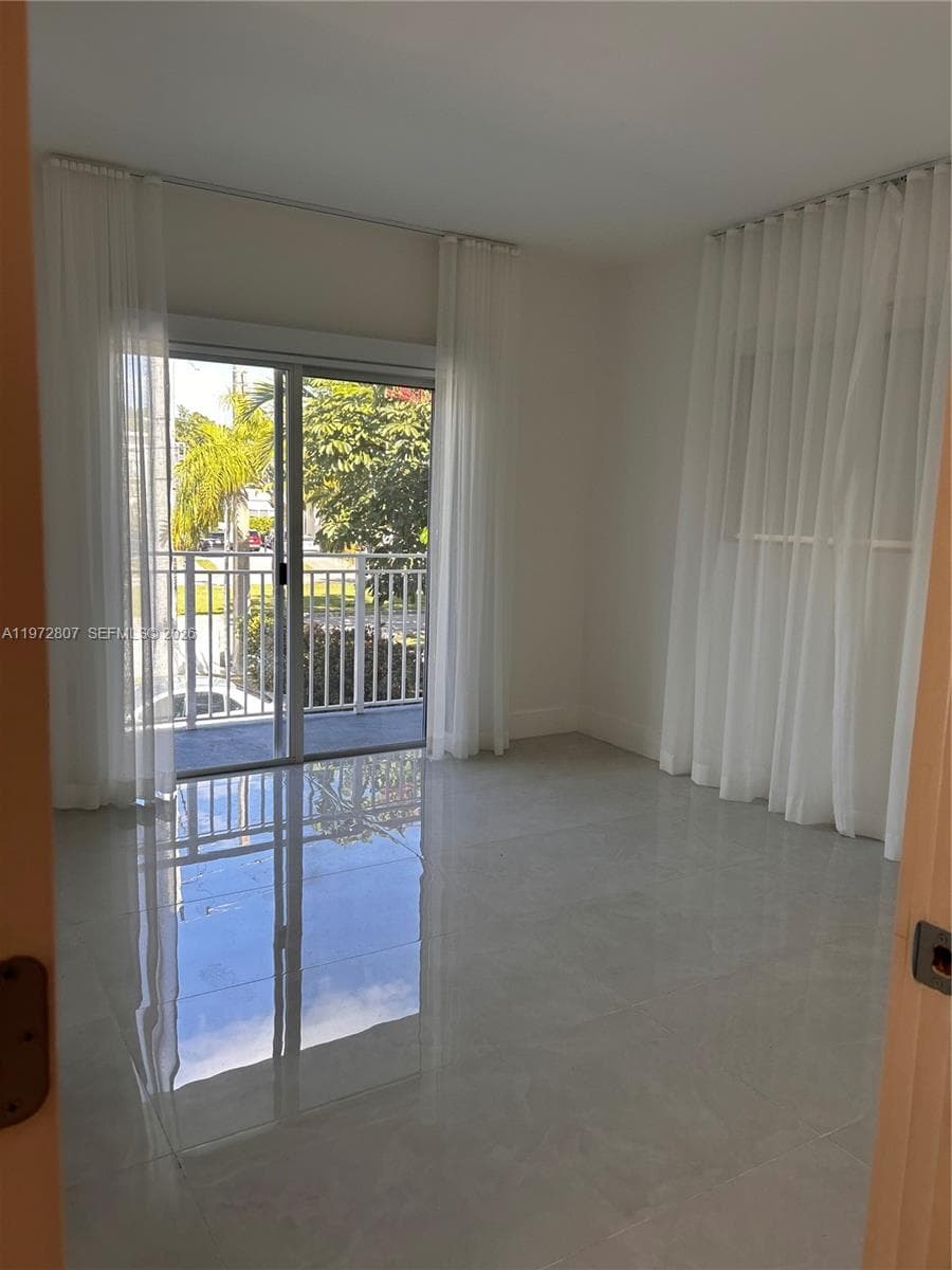 KEYSTONE GARDENS CONDO · #201 in North Miami - Photo 16