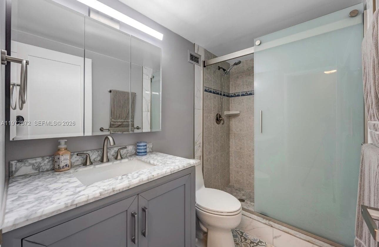 SEA AIR TOWERS CONDO · #719 in Hollywood - Photo 18