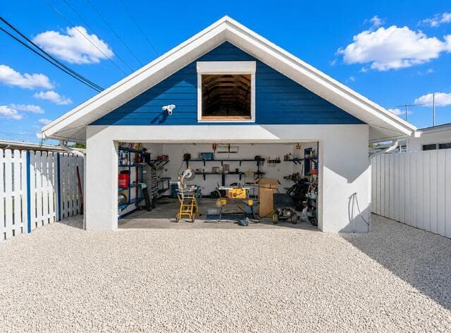 Garage