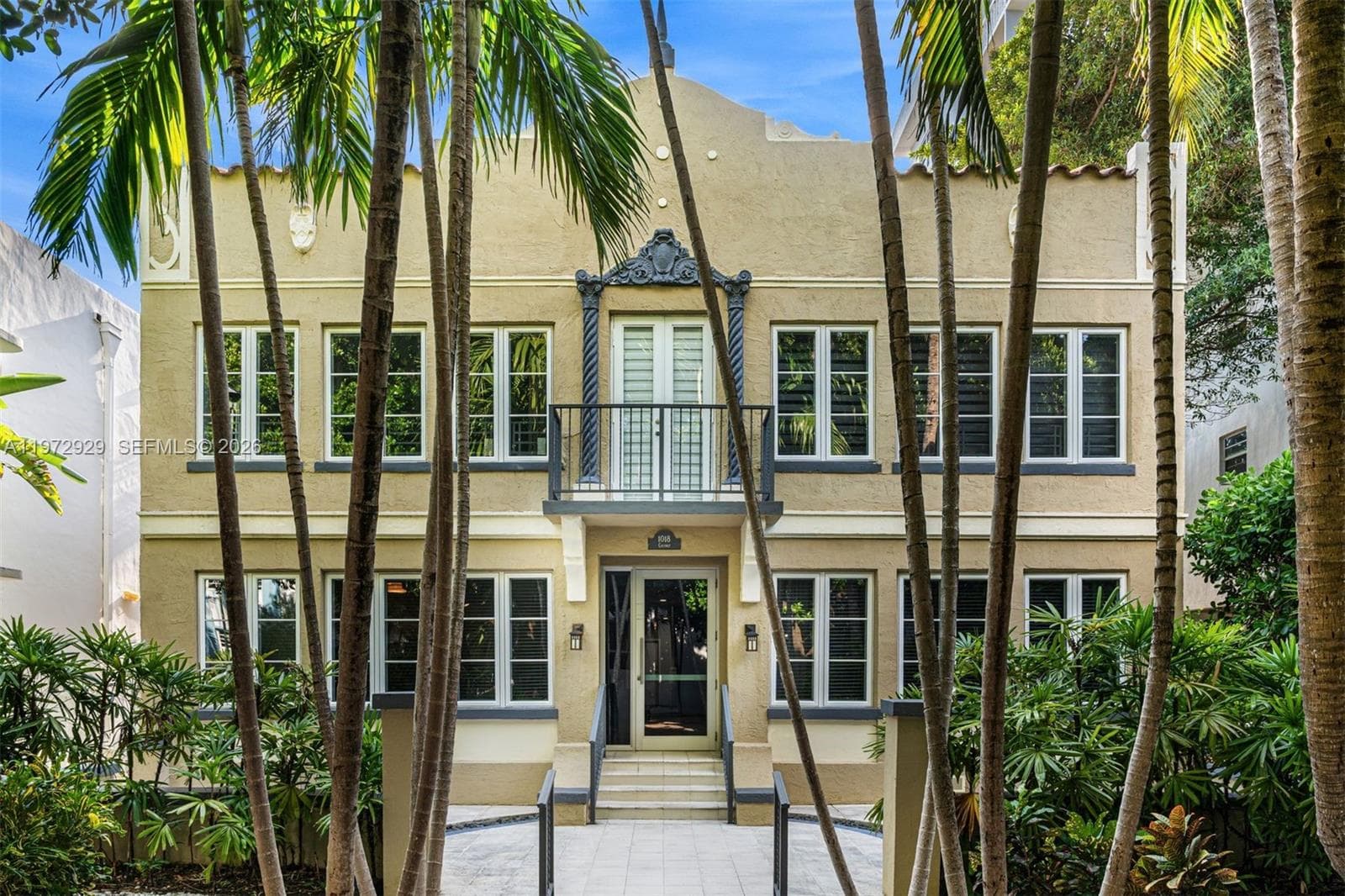 THE COCONUT OF SOUTH BEAC · #8 in Miami Beach - Photo 2
