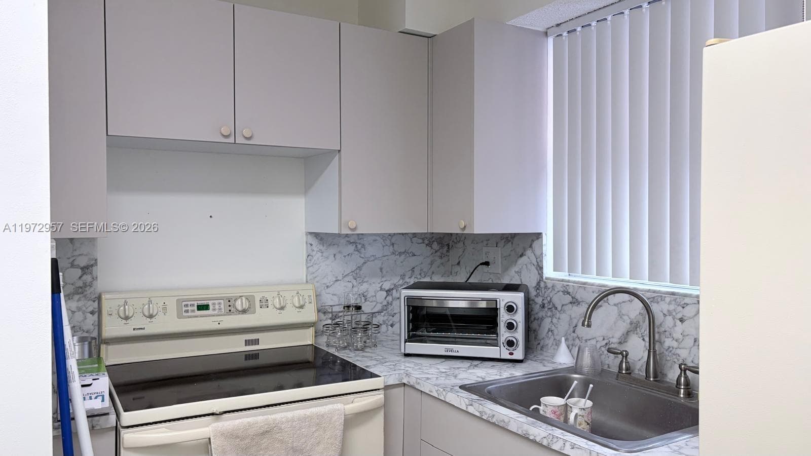 PRESIDENTIAL CORNERS COND · #415B in Miami - Photo 18