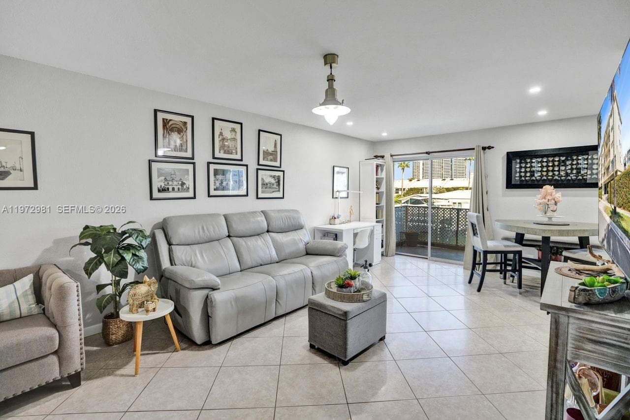 CARIBBEAN HOUSE CONDO · #208 in North Miami Beach - Photo 5