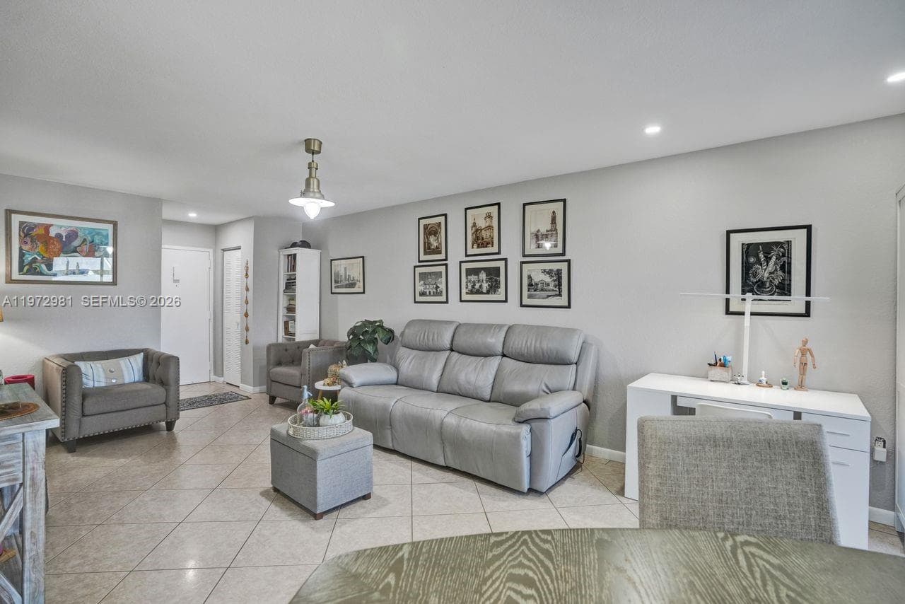 CARIBBEAN HOUSE CONDO · #208 in North Miami Beach - Photo 8