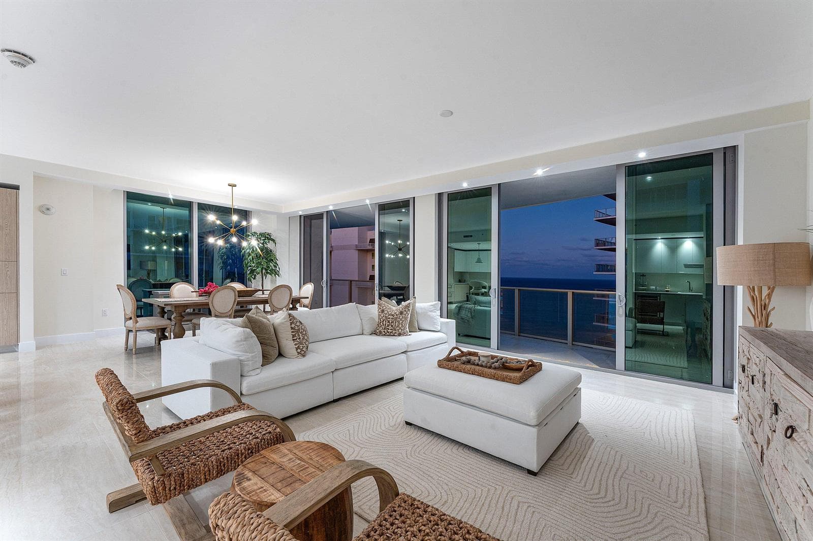 054-3100NorthOceanDrive-1702P-RivieraBea