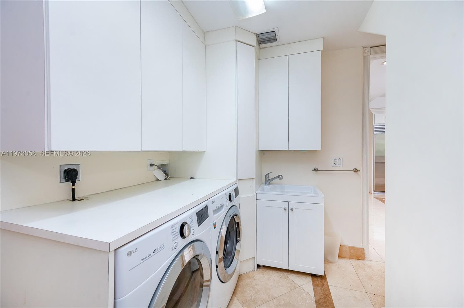 541 S Mashta Dr photo 23