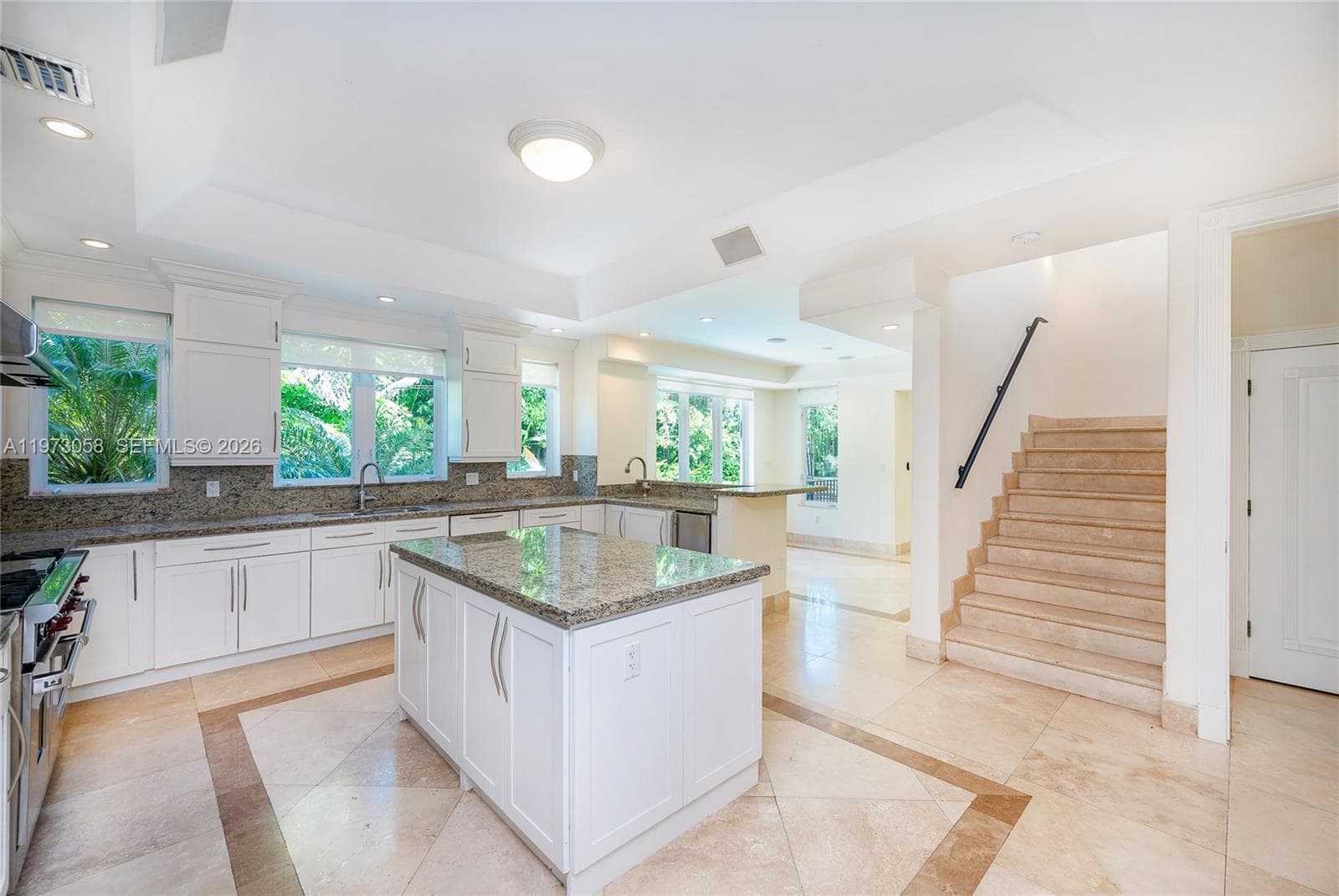 541 S Mashta Dr photo 10