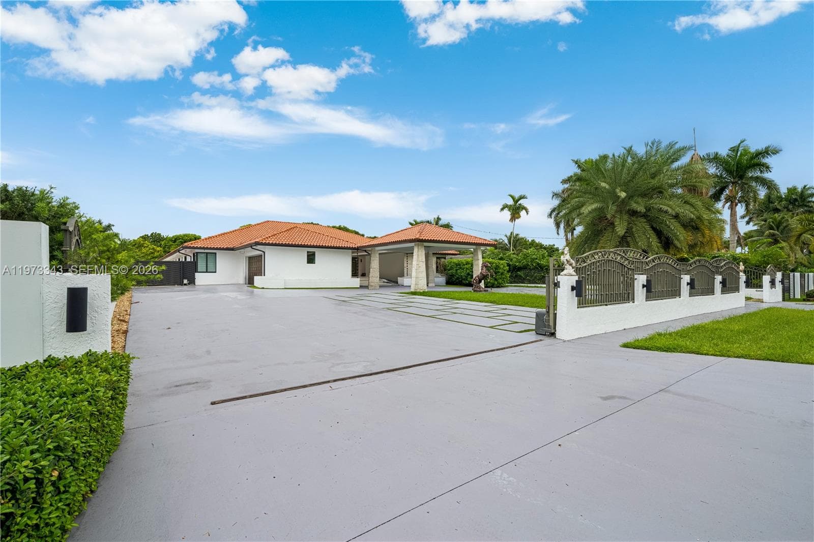 3265 SW 129th Ave photo 2