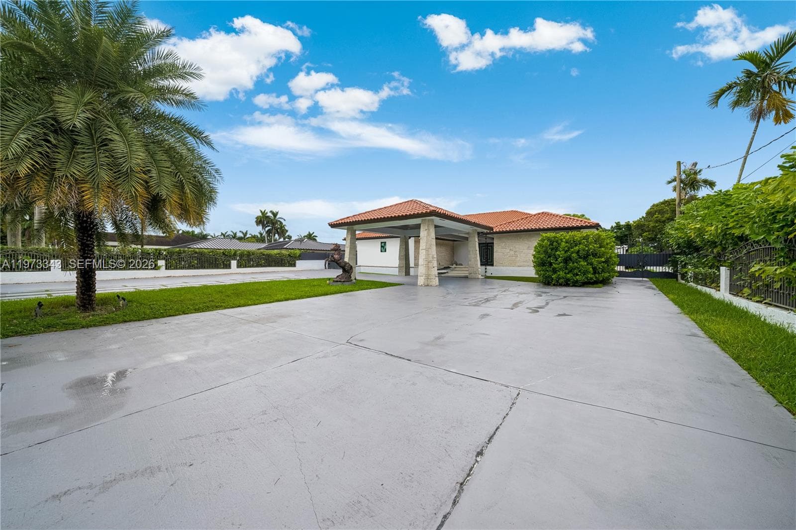 3265 SW 129th Ave photo 3