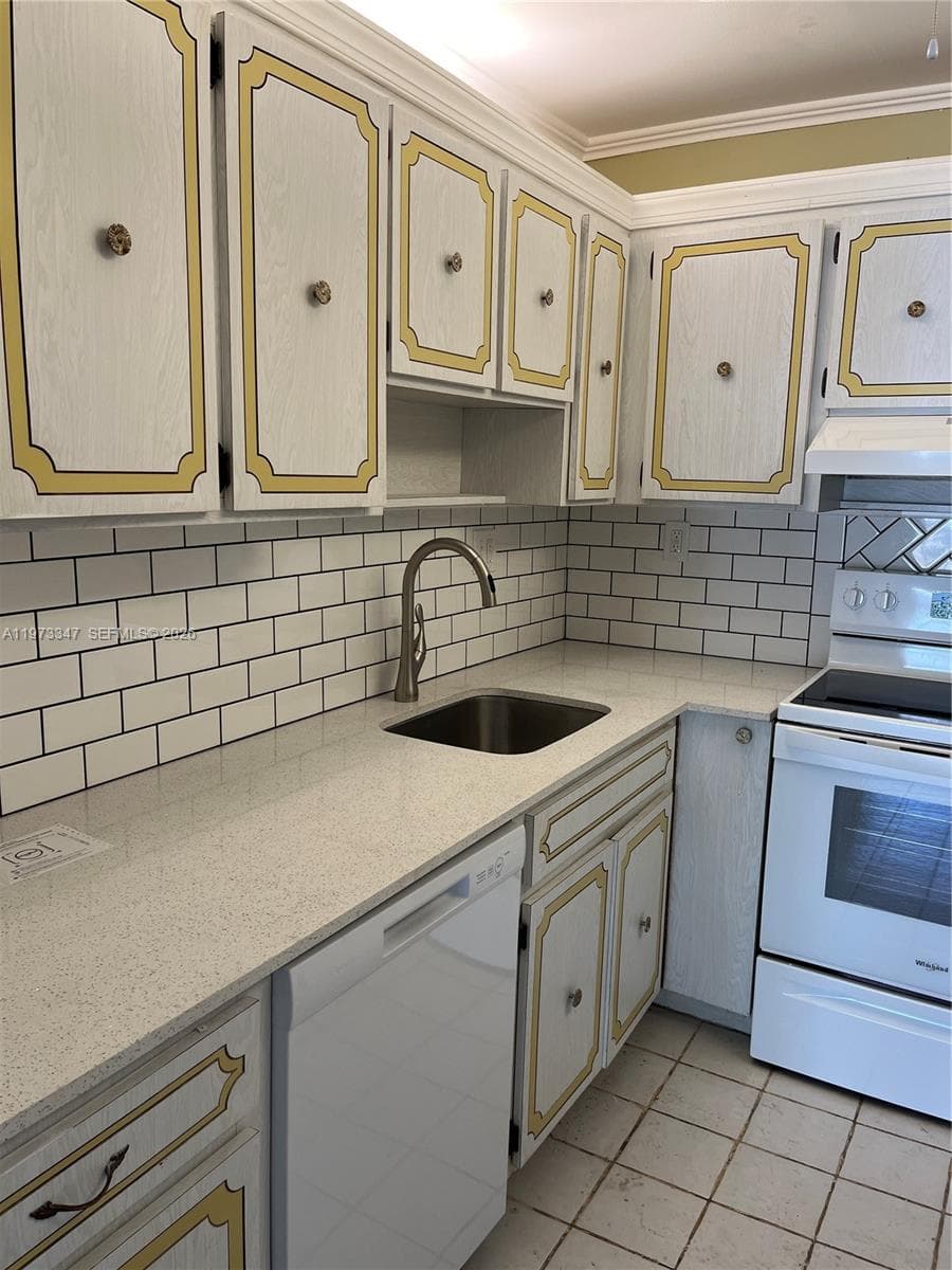Florence Condo · #202 in North Miami Beach - Photo 2