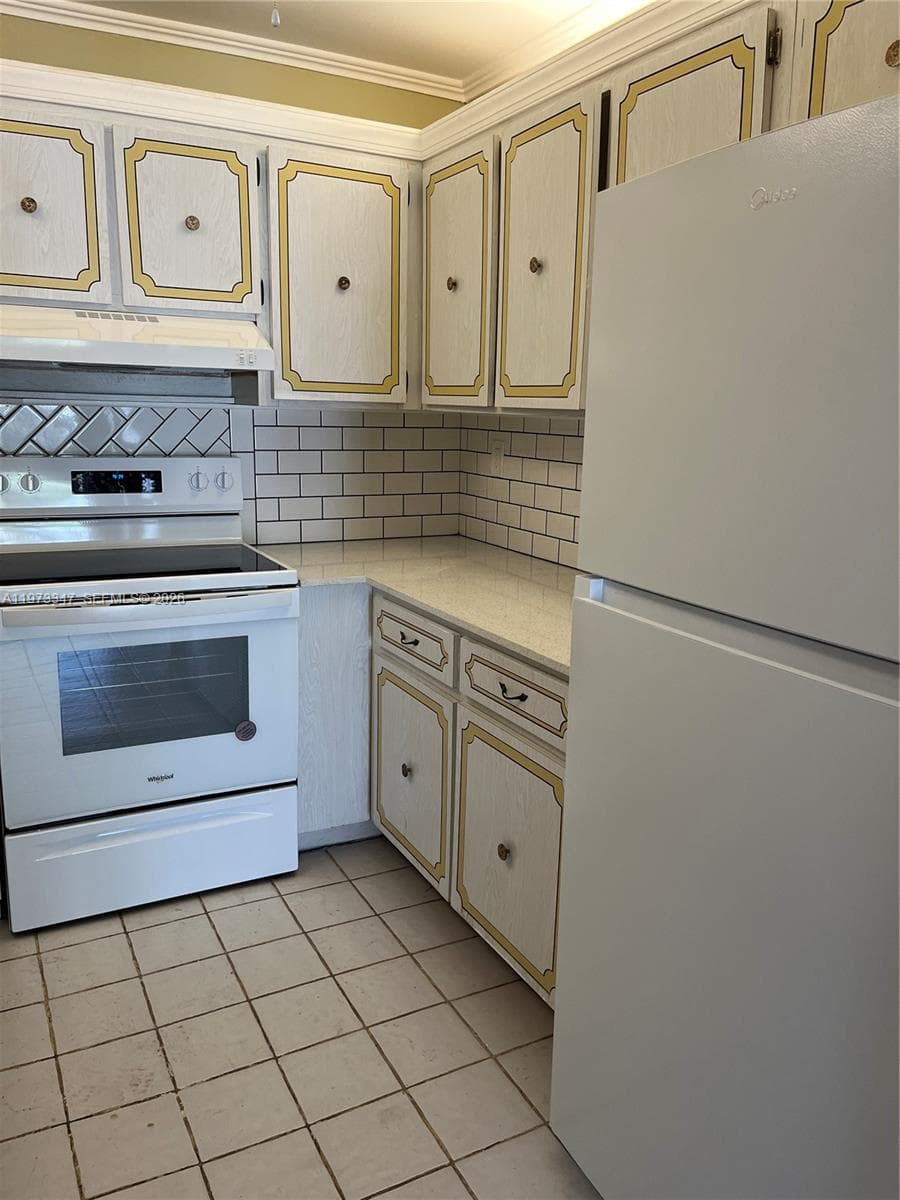 Florence Condo · #202 in North Miami Beach - Photo 1