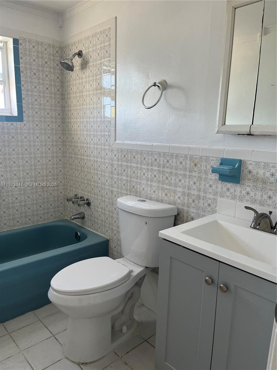 Florence Condo · #202 in North Miami Beach - Photo 5