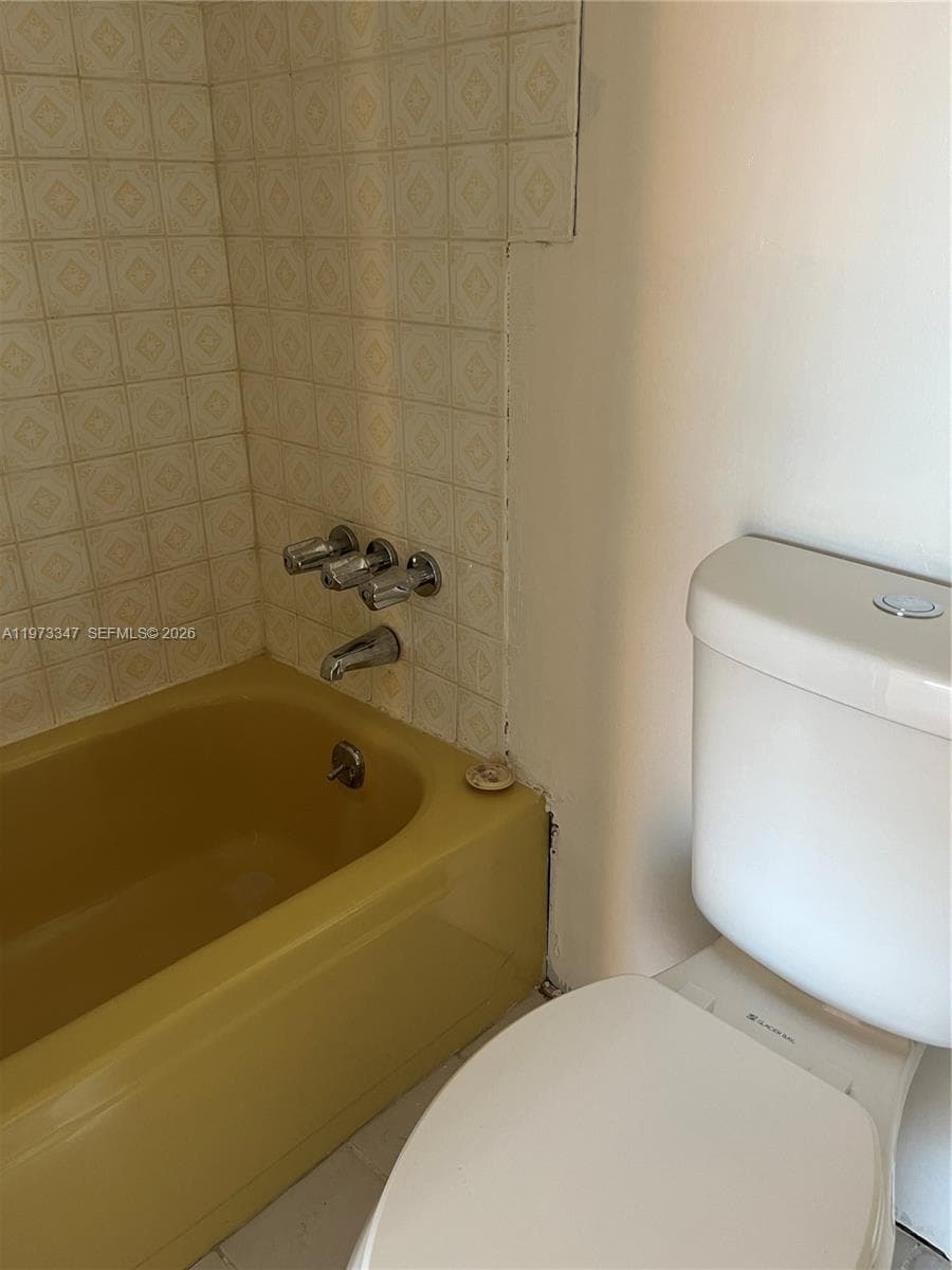Florence Condo · #202 in North Miami Beach - Photo 10