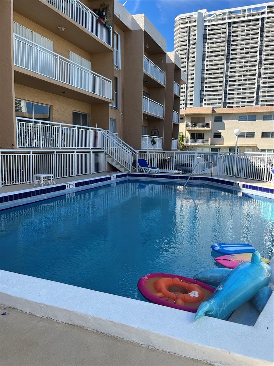 Florence Condo · #202 in North Miami Beach - Photo 14