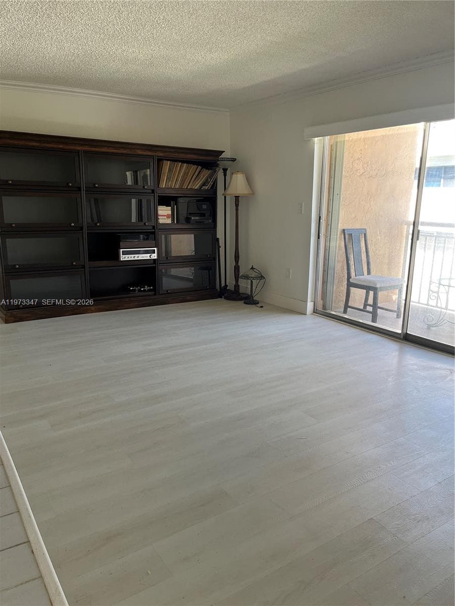 Florence Condo · #202 in North Miami Beach - Photo 11