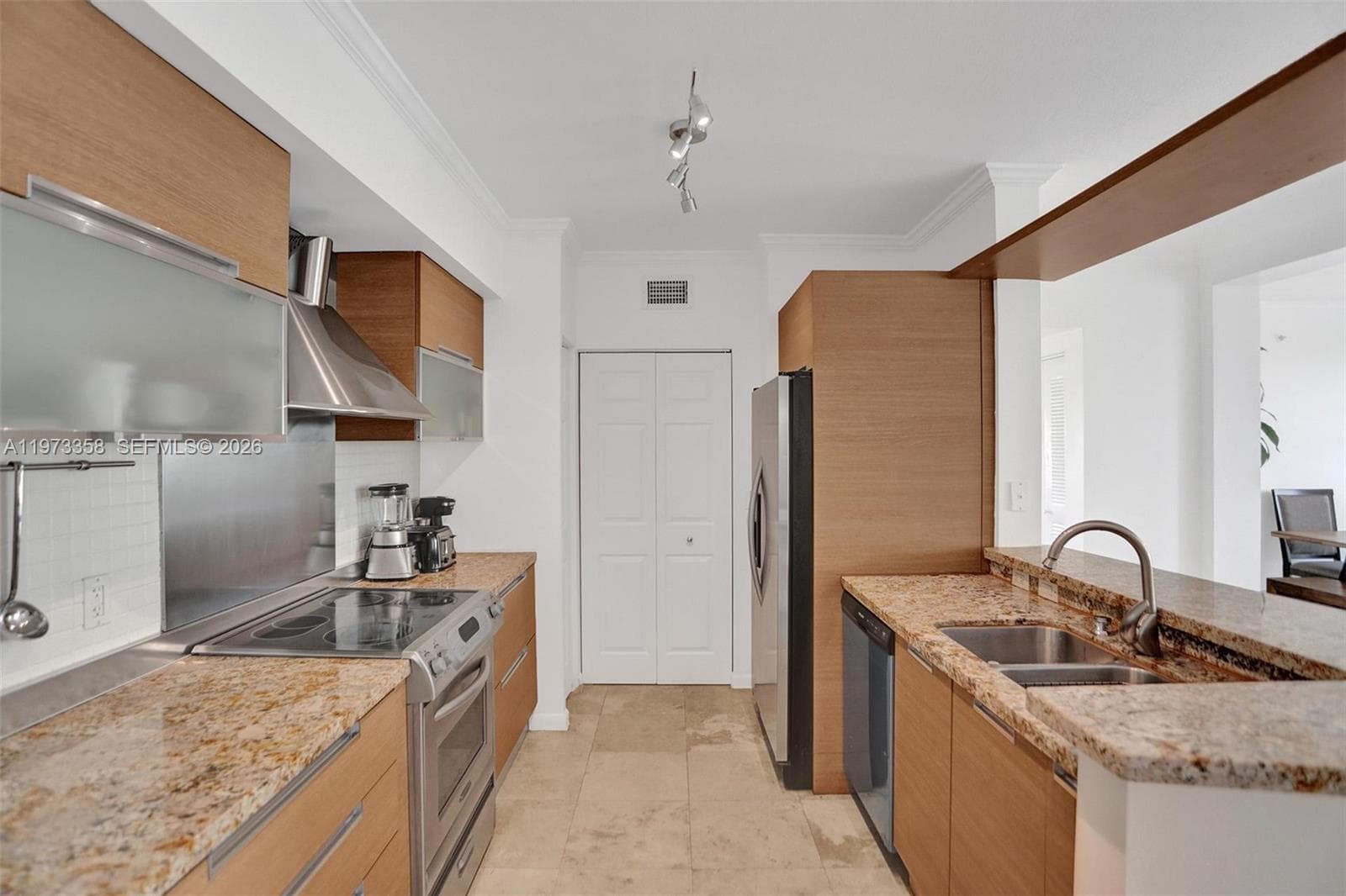 Porto Bellagio · #1501 in Sunny Isles Beach - Photo 33