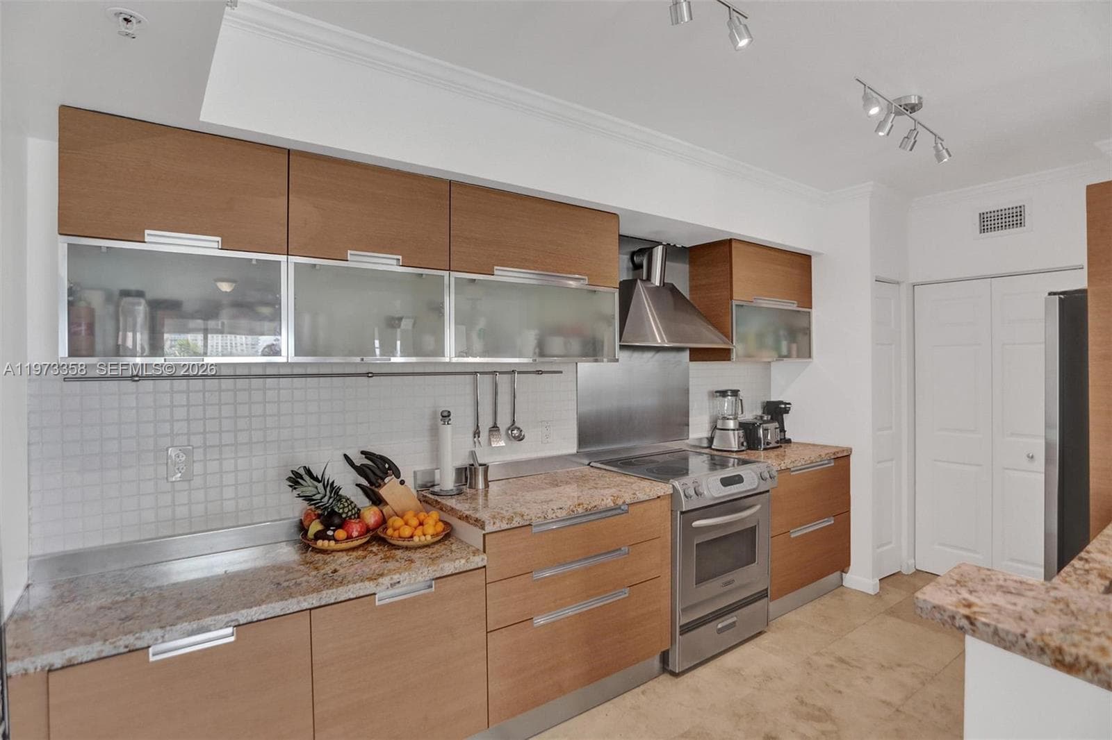 Porto Bellagio · #1501 in Sunny Isles Beach - Photo 31
