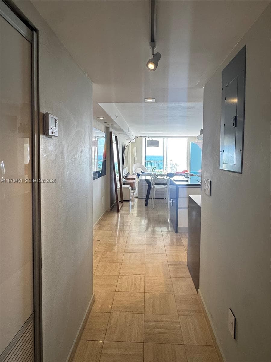 THE ROYAL CLUB CONDO · #405 in Miami Beach - Photo 2