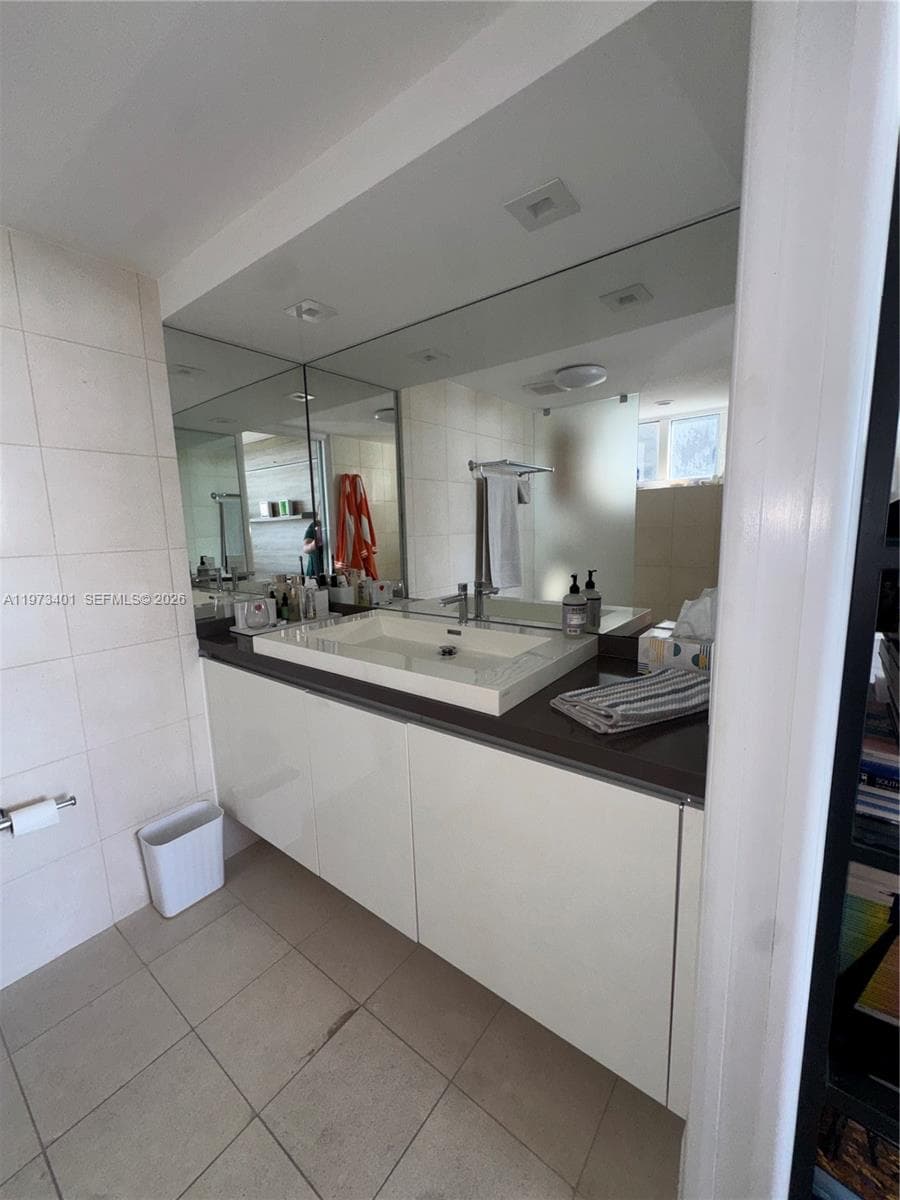 THE ROYAL CLUB CONDO · #405 in Miami Beach - Photo 10
