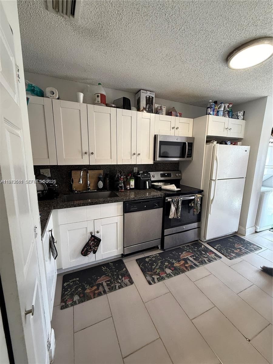 20305 NW 27th Ct photo 2