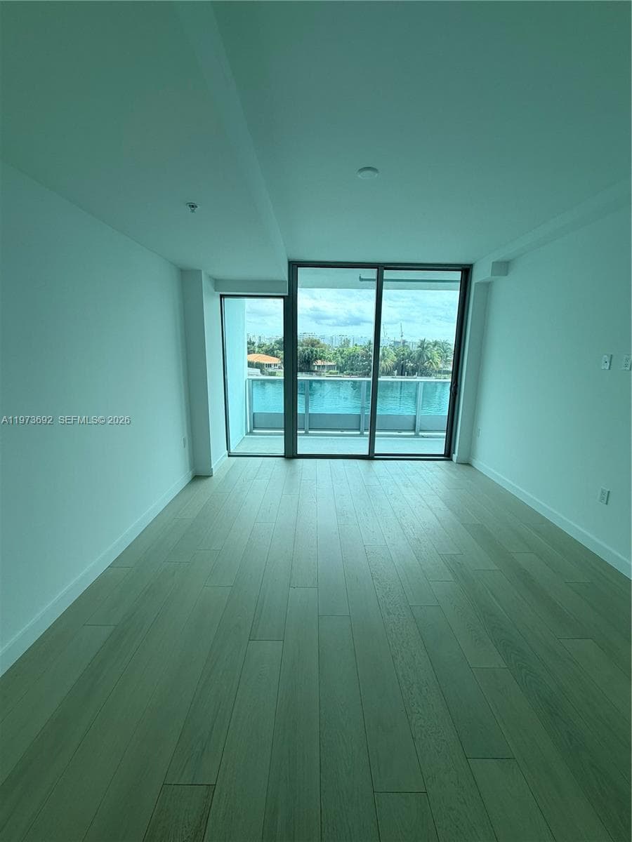 La Baia North · #307 in Bay Harbor Islands - Photo 12