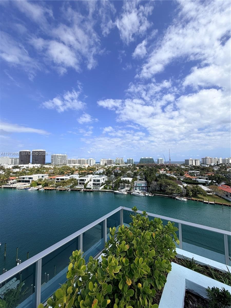 La Baia North · #307 in Bay Harbor Islands - Photo 25