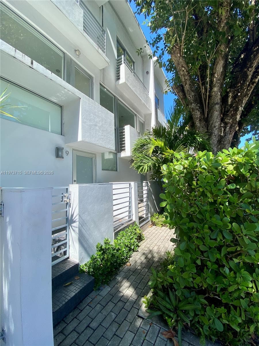 MICHIGAN PLACE CONDO · #8 in Miami Beach - Photo 49