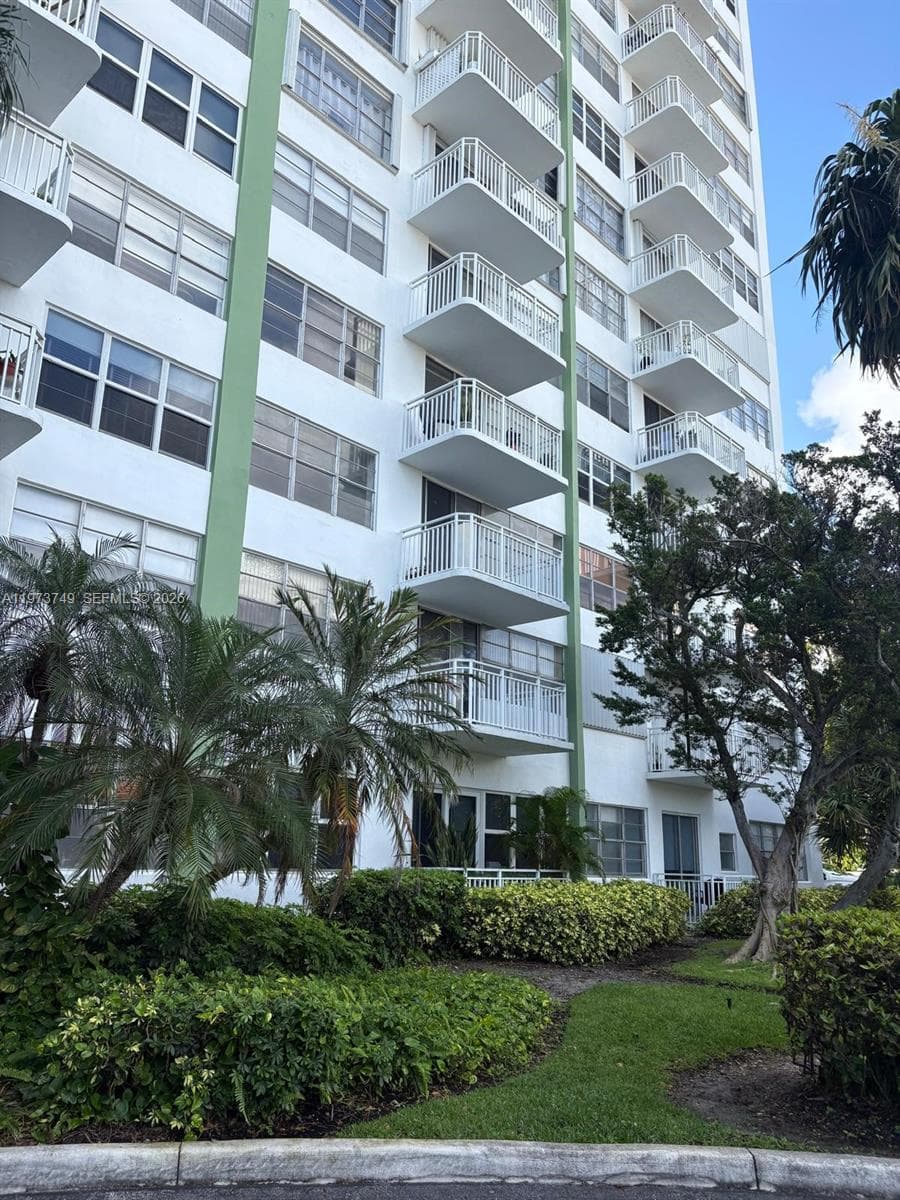Bayview Towers · #A1409 in North Miami - Photo 2