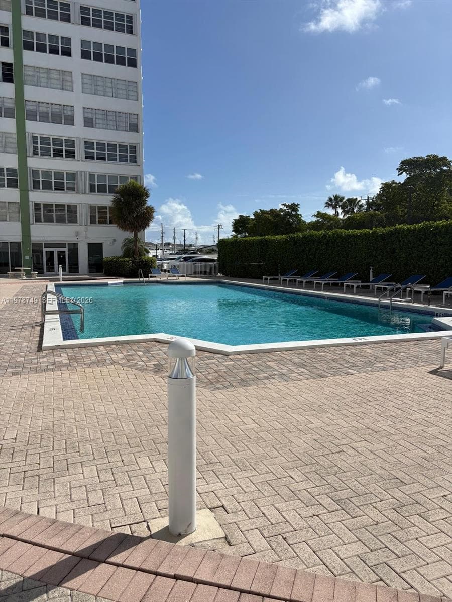 Bayview Towers · #A1409 in North Miami - Photo 3