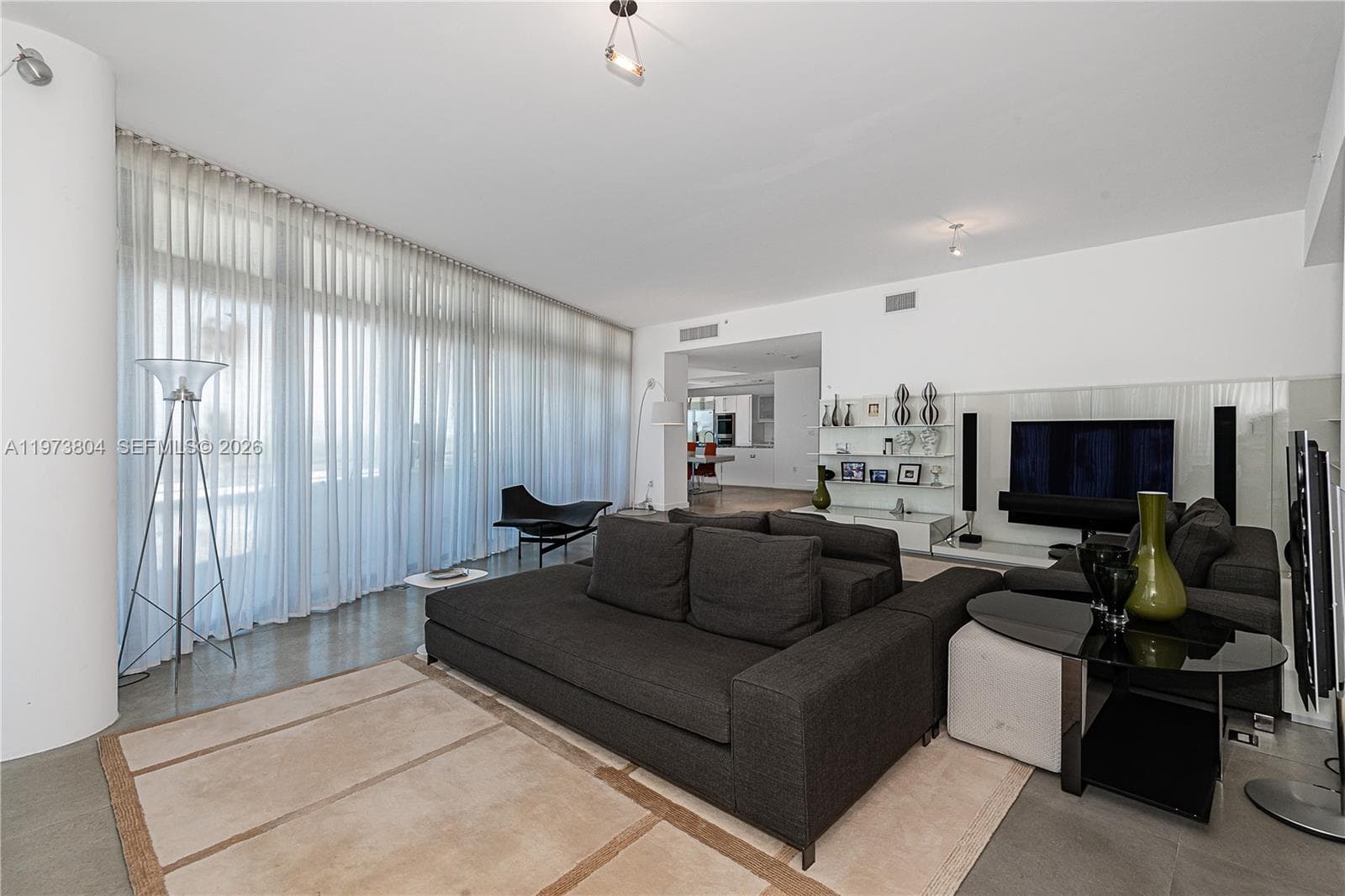 GORLIN AT AQUA CONDO · #702 in Miami Beach - Photo 3