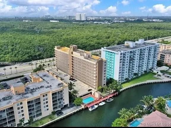 ISLAND SHORES CONDO · #806 in North Miami Beach - Photo 3