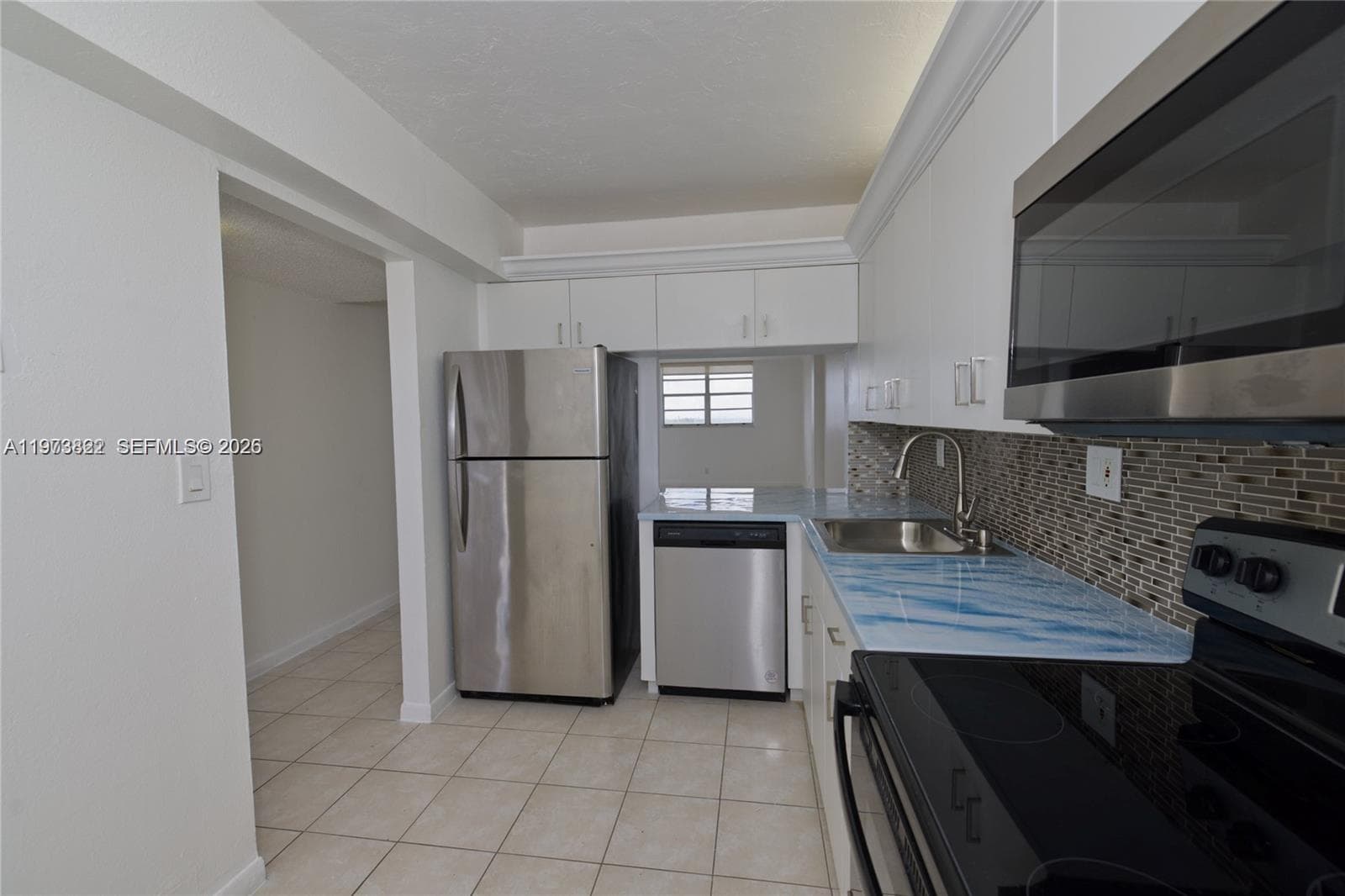 ISLAND SHORES CONDO · #806 in North Miami Beach - Photo 9