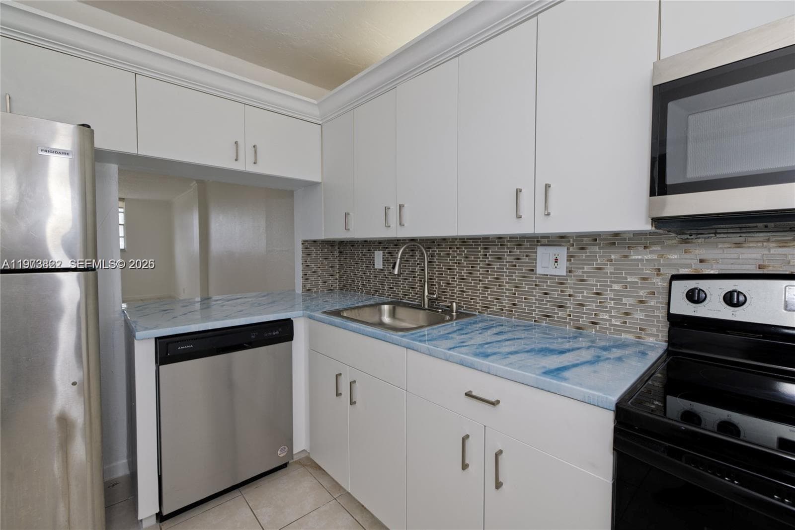 ISLAND SHORES CONDO · #806 in North Miami Beach - Photo 10